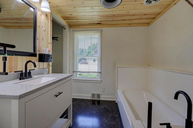 1841 OAKDALE AVENUE, Green Bay, WI 54302