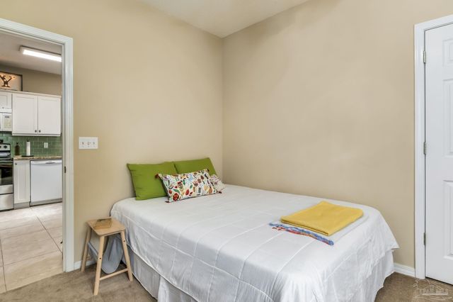 7101 Joy St E-1, Pensacola, FL 32514