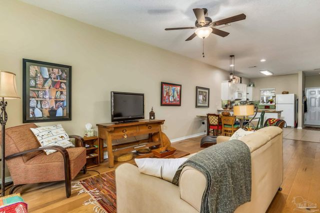 7101 Joy St E-1, Pensacola, FL 32514