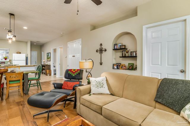 7101 Joy St E-1, Pensacola, FL 32514