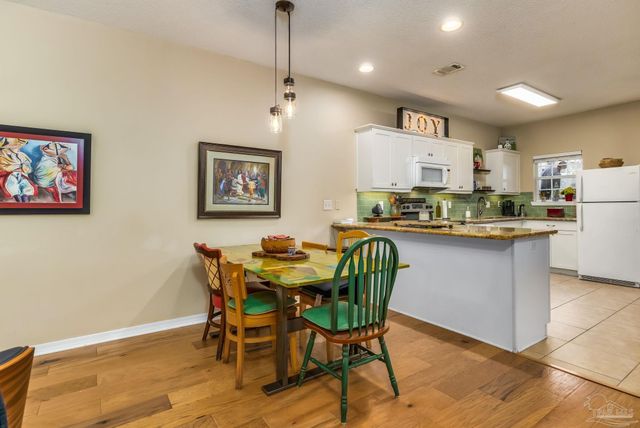 7101 Joy St E-1, Pensacola, FL 32514