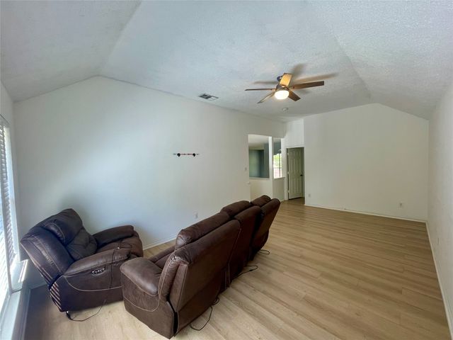 7520 Sunburst Trail, Denton, TX 76210