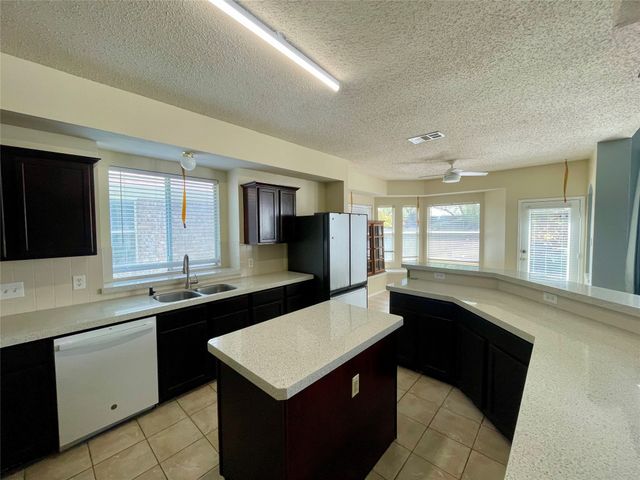 7520 Sunburst Trail, Denton, TX 76210