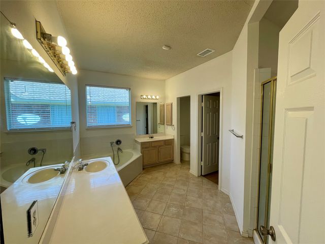 7520 Sunburst Trail, Denton, TX 76210