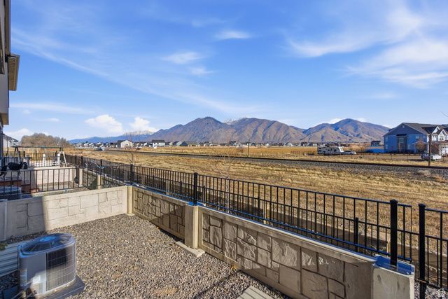 812 N OLD FORT DR, Spanish Fork, UT 84660