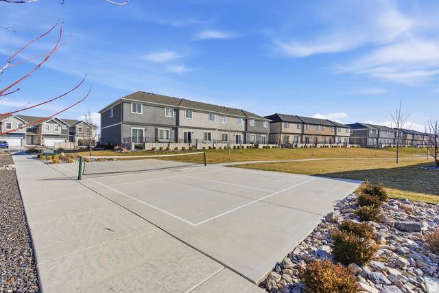 812 N OLD FORT DR, Spanish Fork, UT 84660