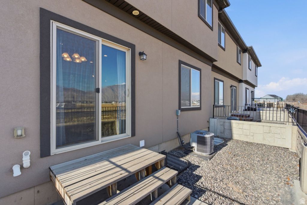 Image 43 of property listing at 812 N OLD FORT DR, Spanish Fork, UT 84660