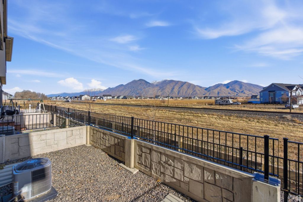 Image 45 of property listing at 812 N OLD FORT DR, Spanish Fork, UT 84660