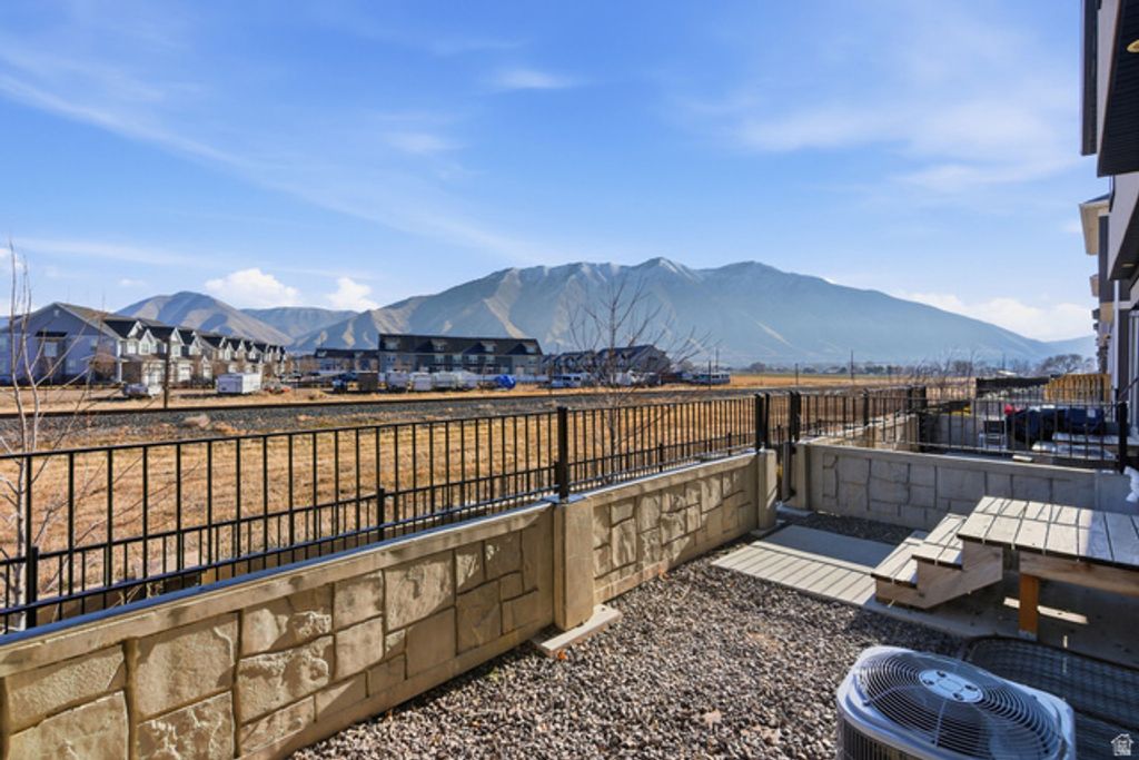 Image 46 of property listing at 812 N OLD FORT DR, Spanish Fork, UT 84660