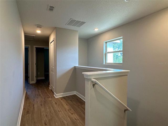 1389 WHITE FOX RUN, Lutz, FL 33549