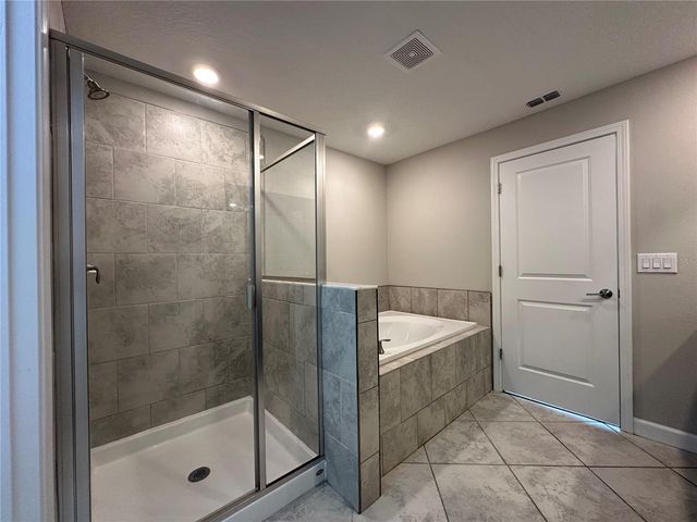 1389 WHITE FOX RUN, Lutz, FL 33549