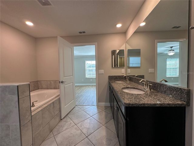 1389 WHITE FOX RUN, Lutz, FL 33549