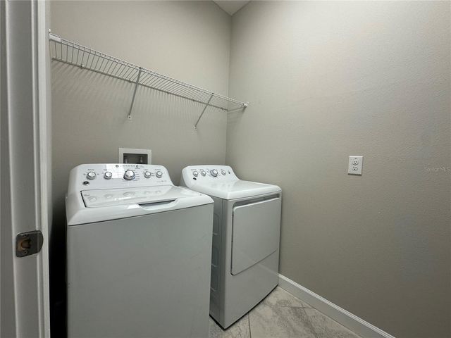 1389 WHITE FOX RUN, Lutz, FL 33549