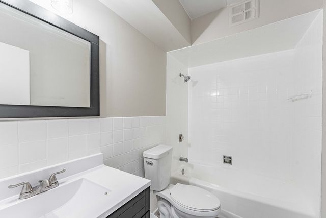 9130 W 140th Street 2NE, Orland Park, IL 60462