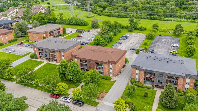 9130 W 140th Street 2NE, Orland Park, IL 60462