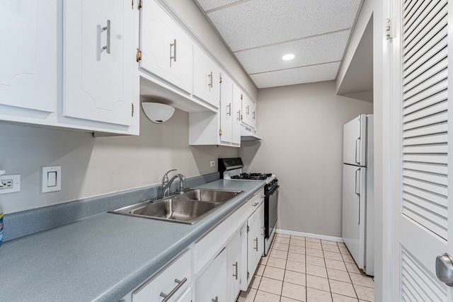 9130 W 140th Street 2NE, Orland Park, IL 60462