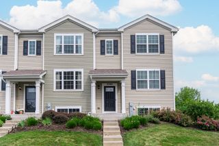 2366 Aurora Drive, Pingree Grove, IL 60140