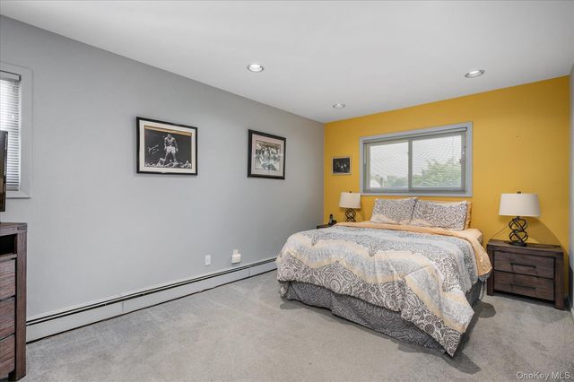 10 Klaibar Lane, East Northport, NY 11731