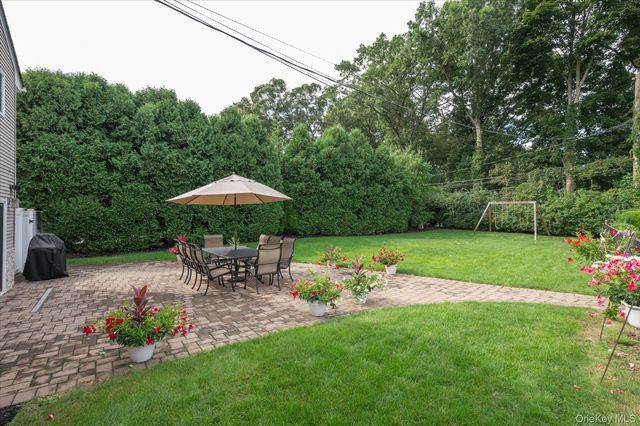 10 Klaibar Lane, East Northport, NY 11731