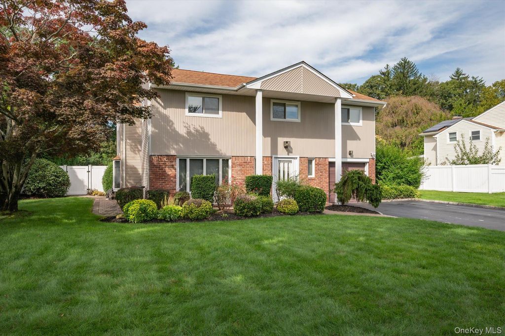 10 Klaibar Lane, East Northport, NY 11731 — photo 3