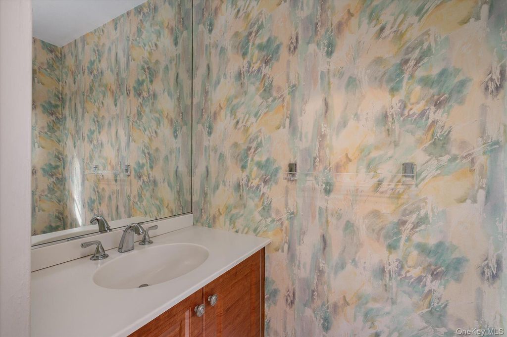 10 Klaibar Lane, East Northport, NY 11731 — photo 5