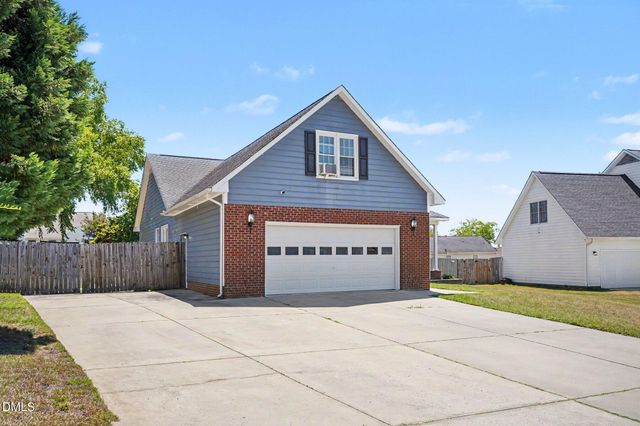 2805 Franzia Drive, Fayetteville, NC 28306