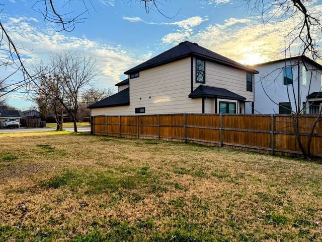 2023 Dennison Street, Dallas, TX 75212