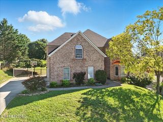1712 Burnside Drive, Maryville, TN 37801