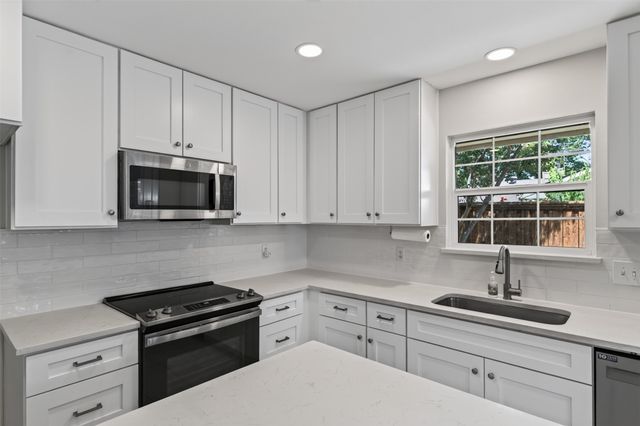 2146 Robin Road, Lewisville, TX 75077