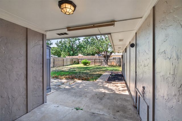 2146 Robin Road, Lewisville, TX 75077