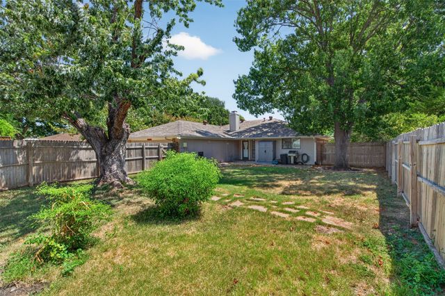 2146 Robin Road, Lewisville, TX 75077