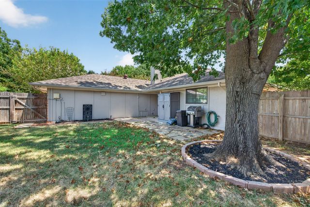 2146 Robin Road, Lewisville, TX 75077
