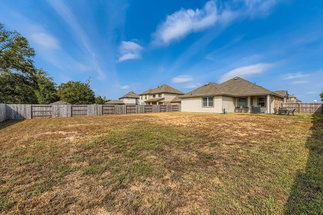 12243 N Chestnut Hills Drive, Conroe, TX 77303