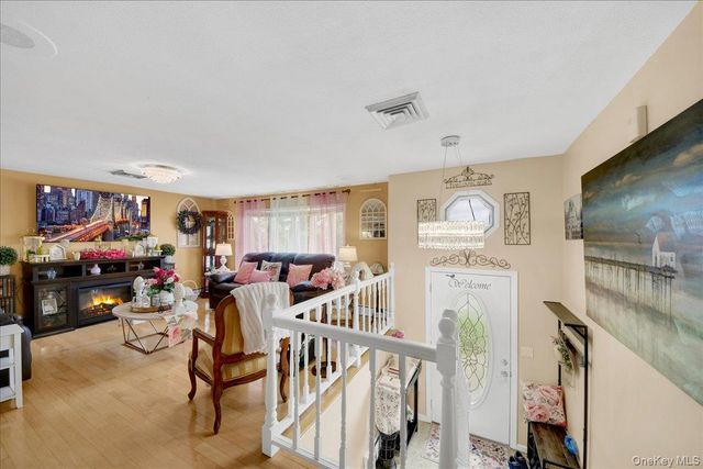 5 Rowell Lane, Wappingers Falls, NY 12590