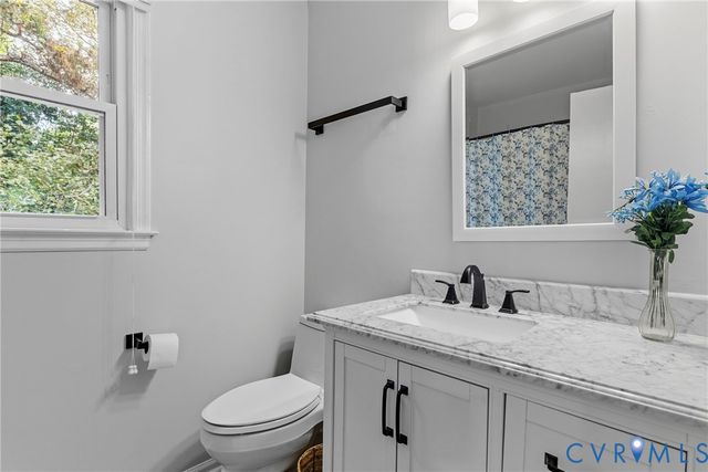 10112 Huntersdell Ln, North Chesterfield, VA 23235