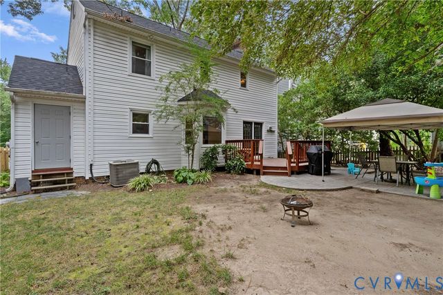 10112 Huntersdell Ln, North Chesterfield, VA 23235