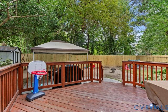 10112 Huntersdell Ln, North Chesterfield, VA 23235