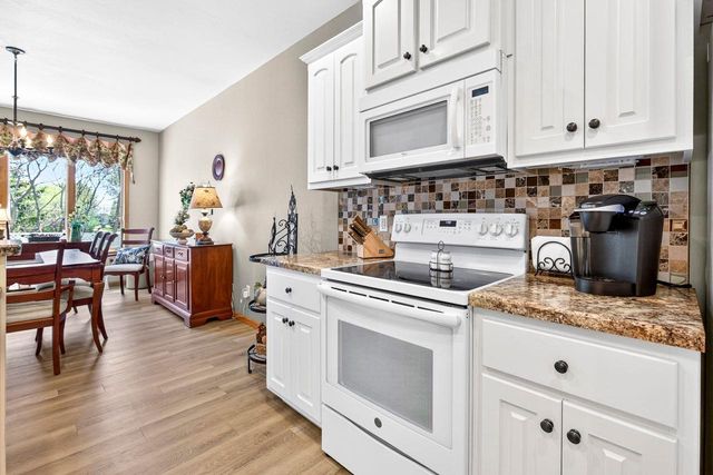 2508 WATERFORD COURT, Neenah, WI 54956