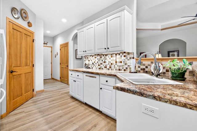 2508 WATERFORD COURT, Neenah, WI 54956