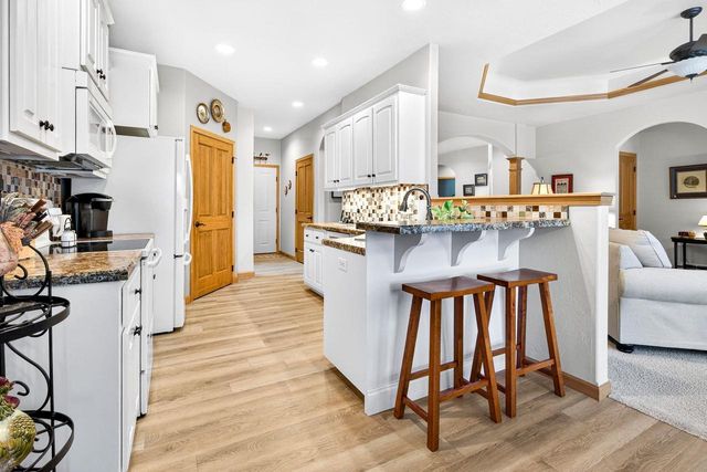 2508 WATERFORD COURT, Neenah, WI 54956