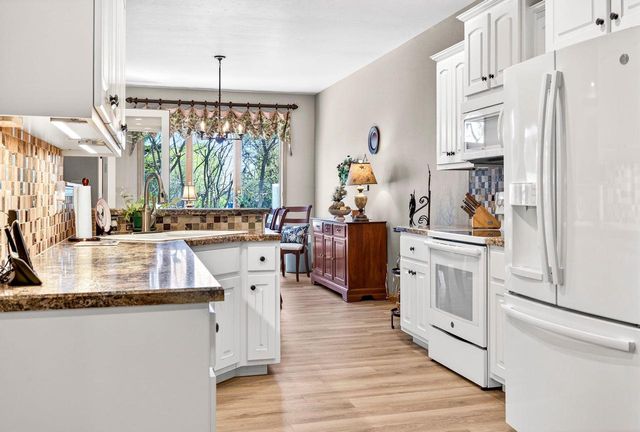 2508 WATERFORD COURT, Neenah, WI 54956