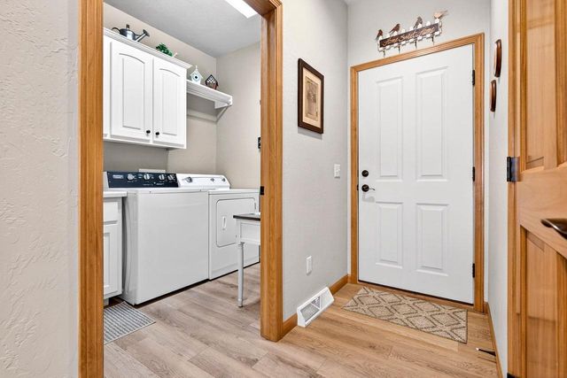 2508 WATERFORD COURT, Neenah, WI 54956
