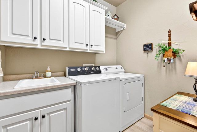 2508 WATERFORD COURT, Neenah, WI 54956