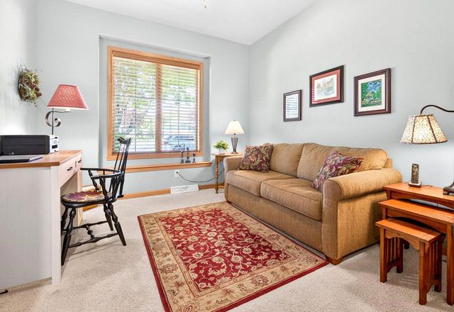 2508 WATERFORD COURT, Neenah, WI 54956