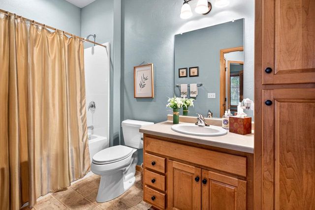 2508 WATERFORD COURT, Neenah, WI 54956