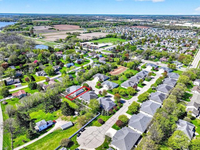 2508 WATERFORD COURT, Neenah, WI 54956