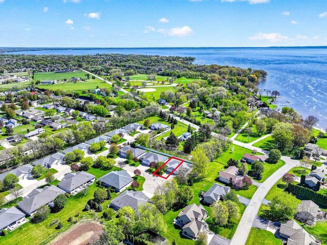 2508 WATERFORD COURT, Neenah, WI 54956