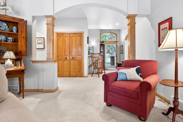2508 WATERFORD COURT, Neenah, WI 54956