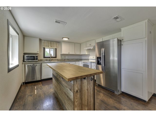 31775 Nw WASCOE St, North Plains, OR 97133