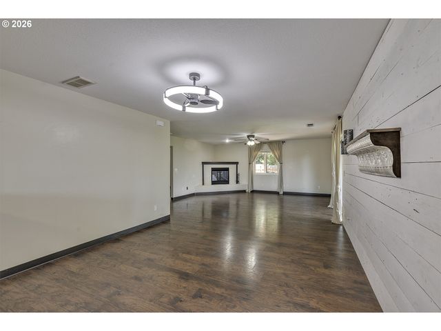 31775 Nw WASCOE St, North Plains, OR 97133